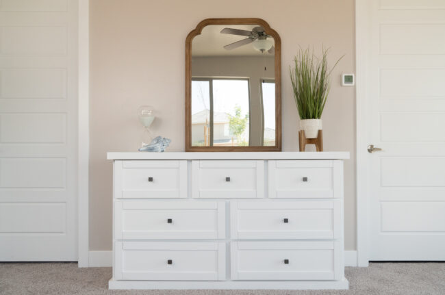 white shaker dresser with 7 drawers