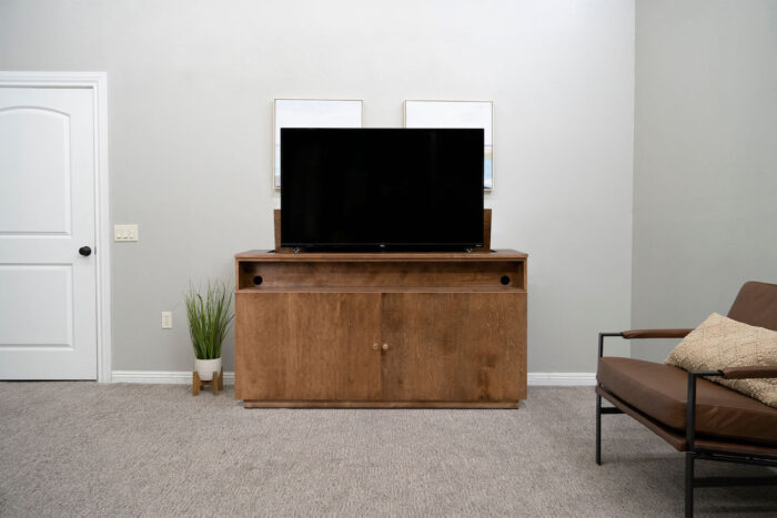 Brisbane basic TV lift cabinet with sound bar Lifestyle web