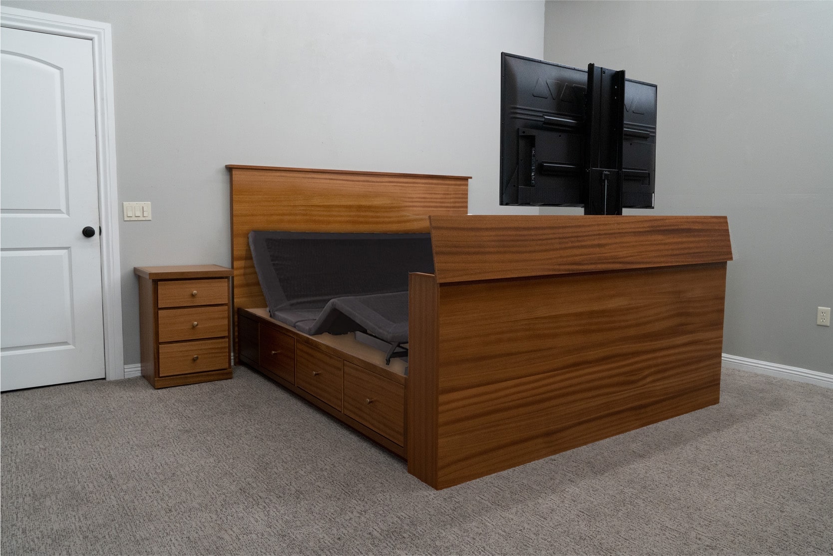 adjustable base on captains bed-min